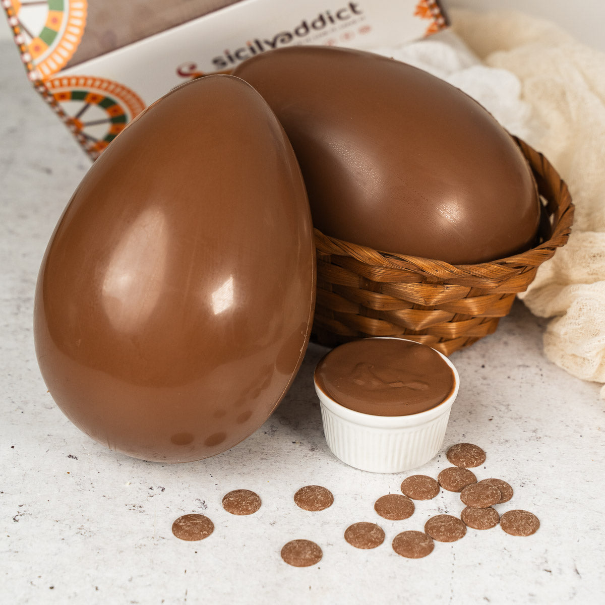 Uovo di Pasqua artigianale al cioccolato al latte 350g