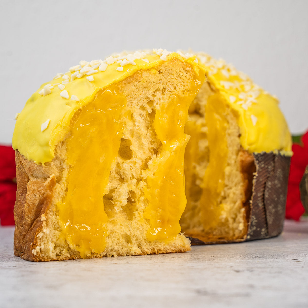 Panettone artigianale al limone 1kg con crema di limone in sac a poche 200g