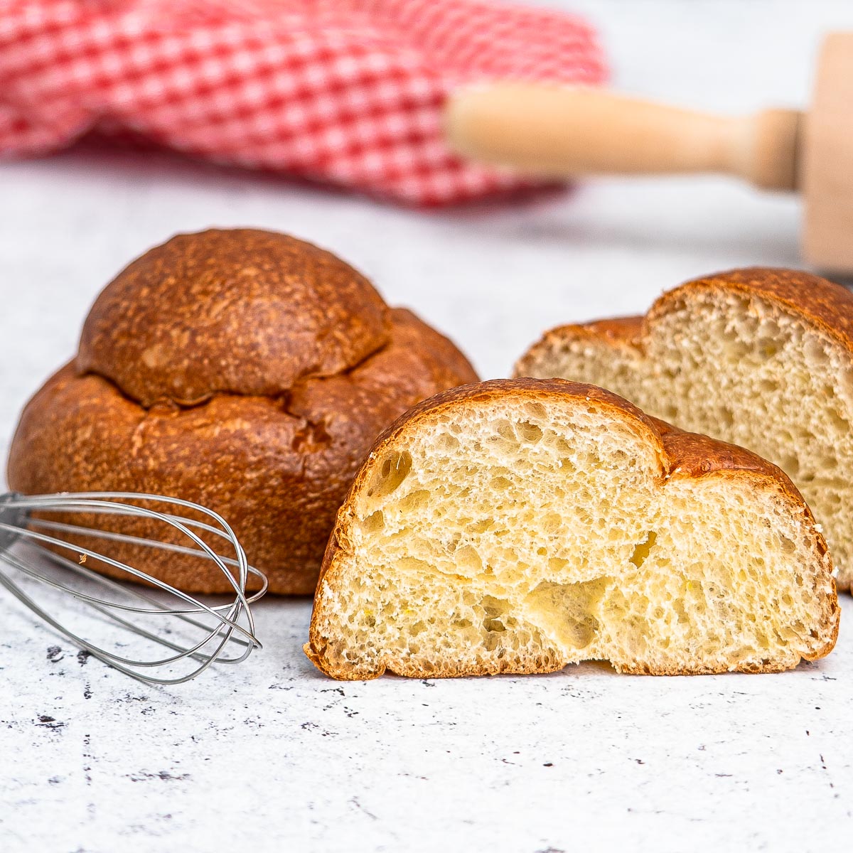 Brioche col tuppo siciliane a lunga conservazione