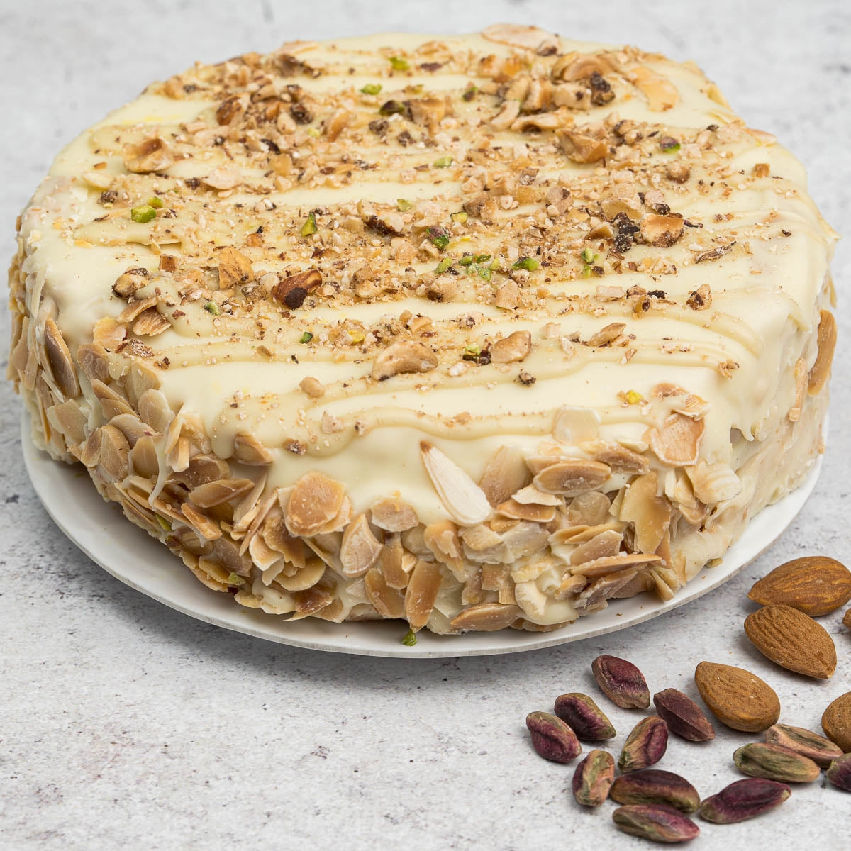 Torta con mandorle, nocciole e pistacchi 600g