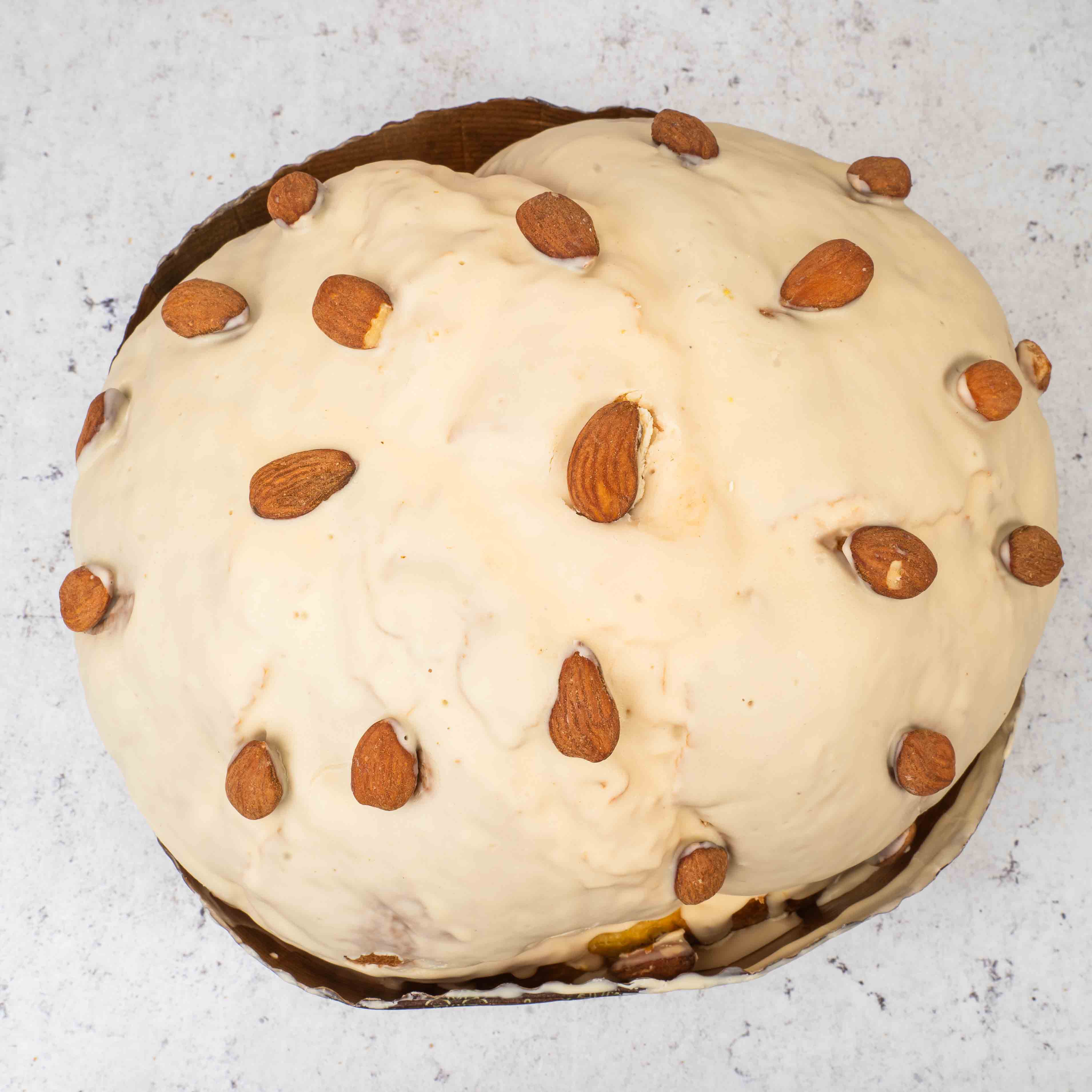 Panettone artigianale alle mandorle 1kg con crema alla mandorla in sac a poche da 200g