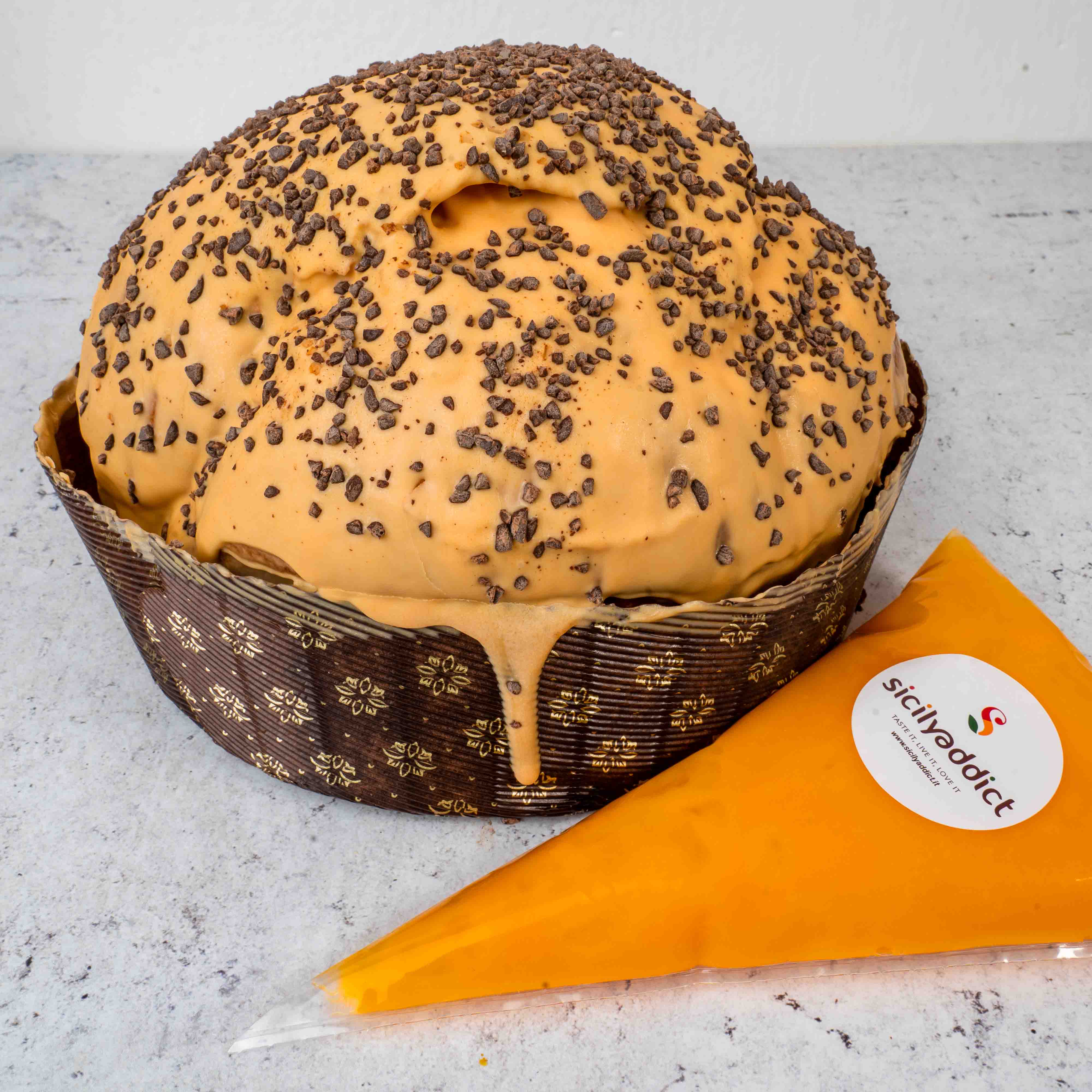 Panettone artigianale all'arancia 1kg con sac a poche di crema d'arancia 200g