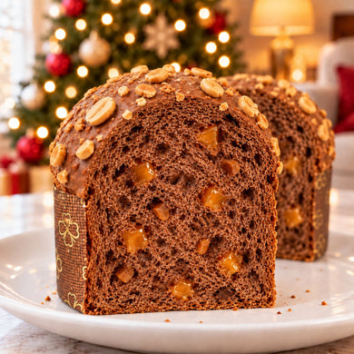 Panettoncino Caramello, Cioccolato e arachidi con dettaglio dell’interno e dell’alveolatura.