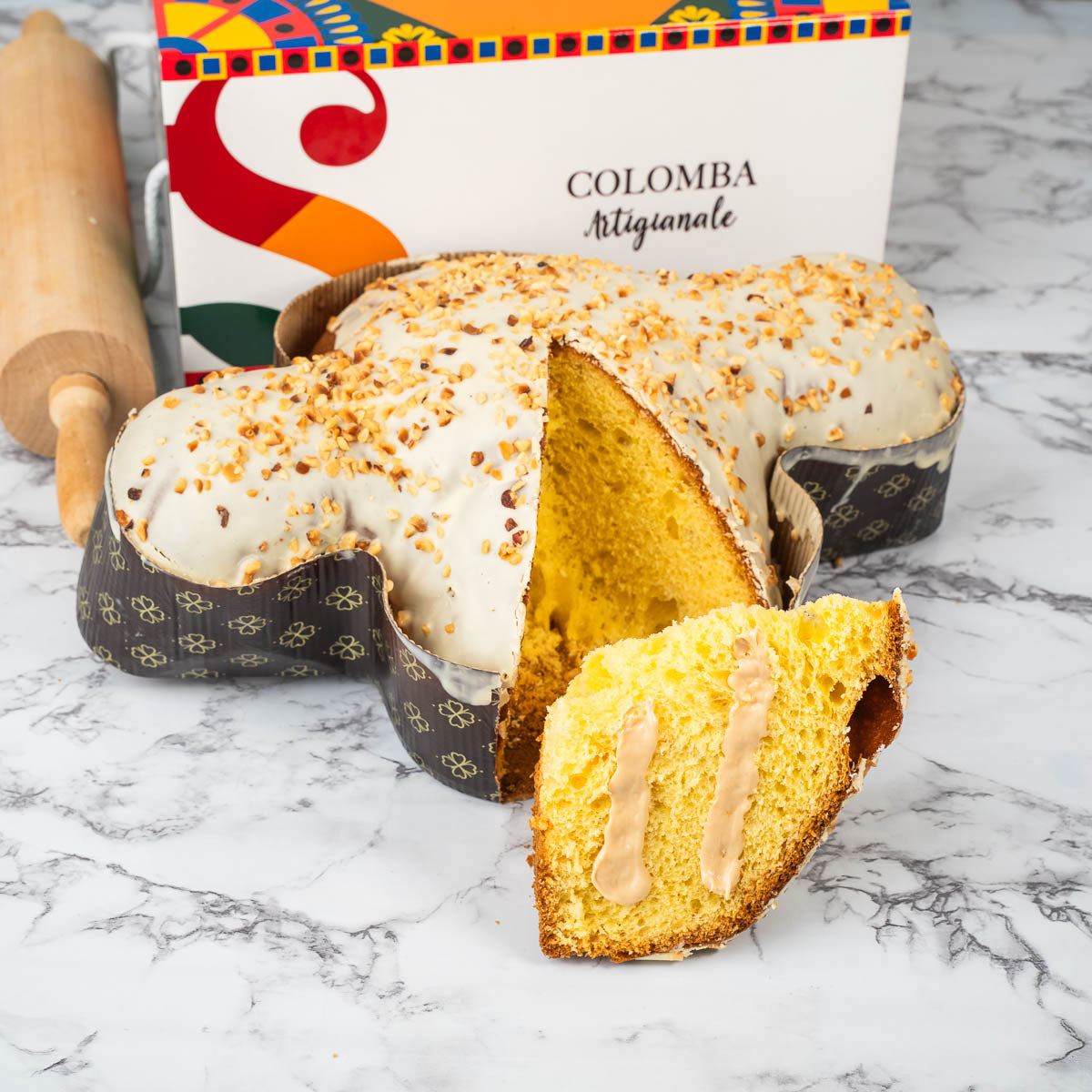 Colomba artigianale alla nocciola 1kg con crema alla nocciola in sac a poche