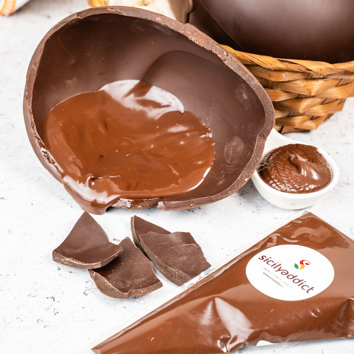 Uovo di Pasqua artigianale al cioccolato fondente Ciokodark 350g